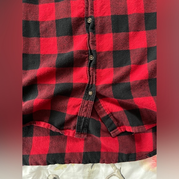 Universal Thread Button-up - Picture 4 of 4